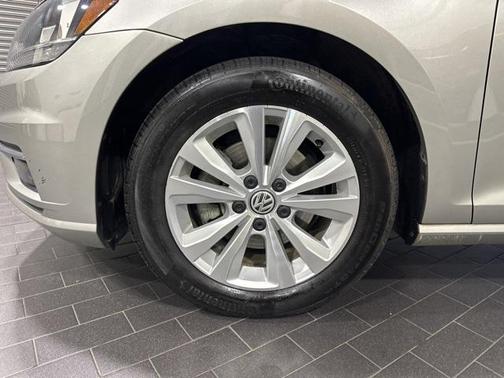 2018 Volkswagen Golf TSI SE