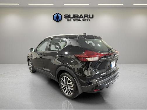 Super Black 2024 Nissan Kicks SV