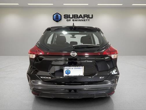 Super Black 2024 Nissan Kicks SV