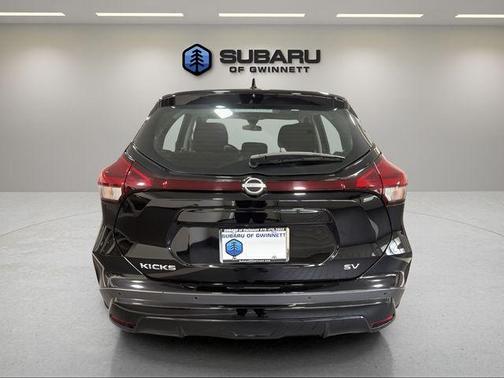 Super Black 2024 Nissan Kicks SV