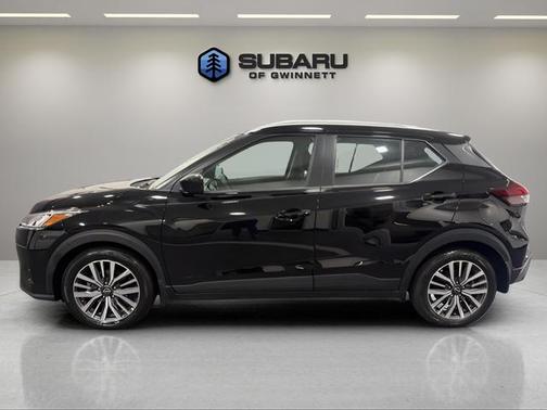 Super Black 2024 Nissan Kicks SV