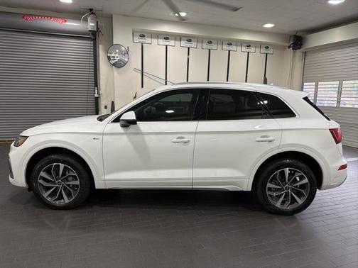2022 Audi Q5 45 S line quattro Premium