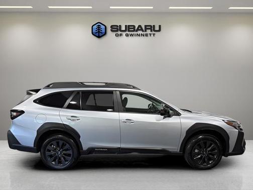 Ice Silver Metallic 2025 Subaru Outback Onyx Edition