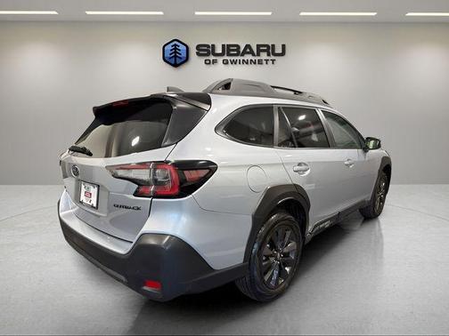 Ice Silver Metallic 2025 Subaru Outback Onyx Edition