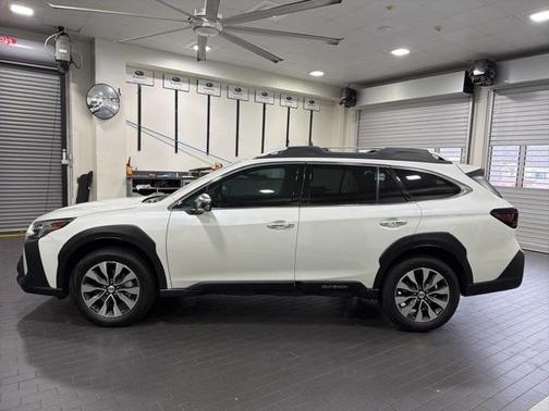 2025 Subaru Outback Touring XT