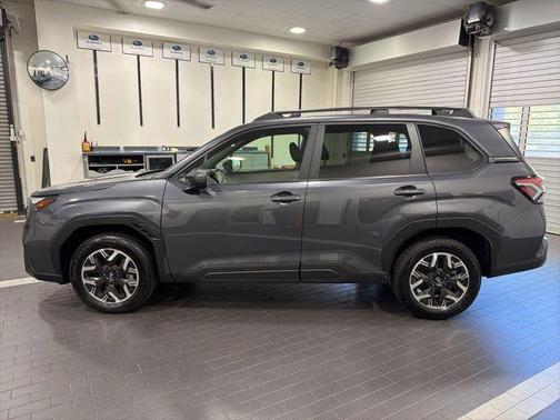 Magnetite Gray Metallic 2025 Subaru Forester Premium
