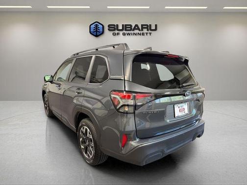 Magnetite Gray Metallic 2025 Subaru Forester Premium