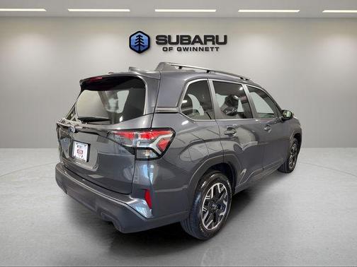 Magnetite Gray Metallic 2025 Subaru Forester Premium
