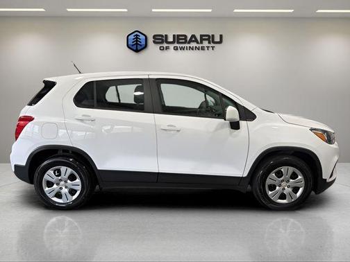 Summit White 2018 Chevrolet Trax LS
