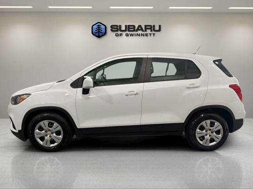 Summit White 2018 Chevrolet Trax LS