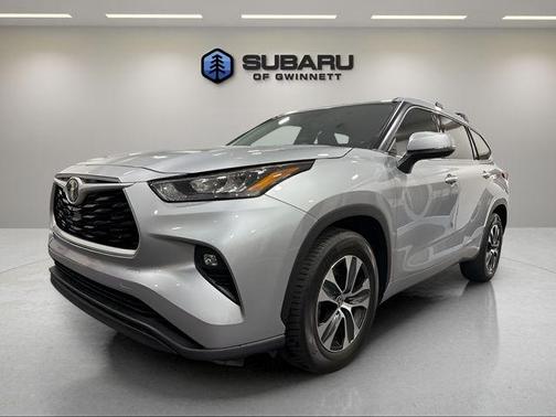 Celestial Silver Metallic 2020 Toyota Highlander XLE