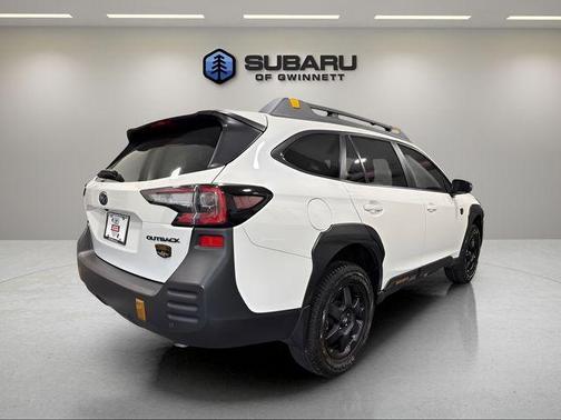 Crystal White Pearl 2025 Subaru Outback Wilderness