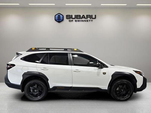 Crystal White Pearl 2025 Subaru Outback Wilderness