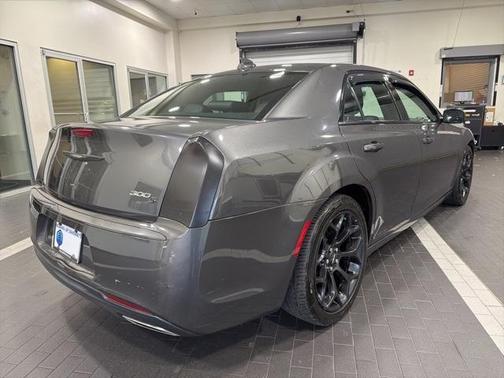 2019 Chrysler 300 S