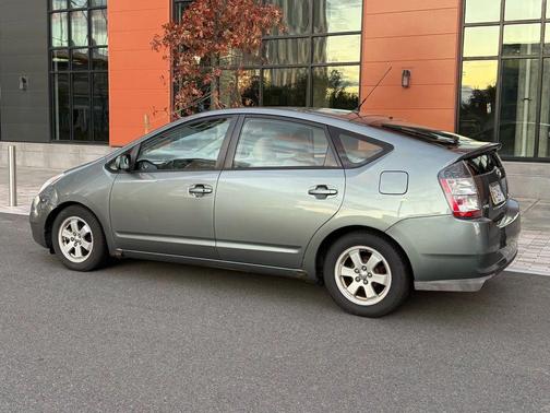 2005 Toyota Prius Base