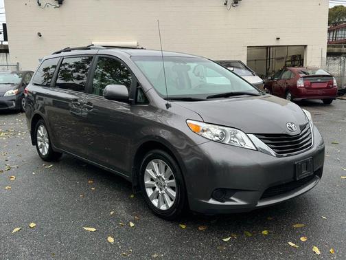2011 Toyota Sienna LE