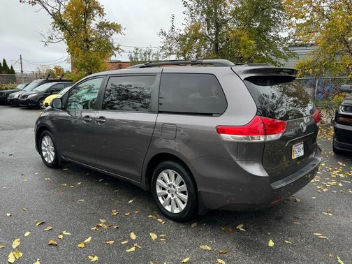 2011 Toyota Sienna LE