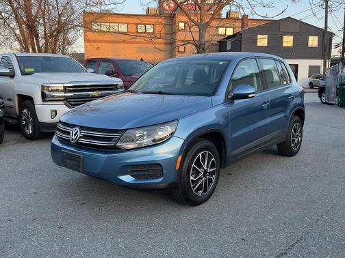 Pacific Blue Metallic 2018 Volkswagen Tiguan Limited 2.0T 4MOTION