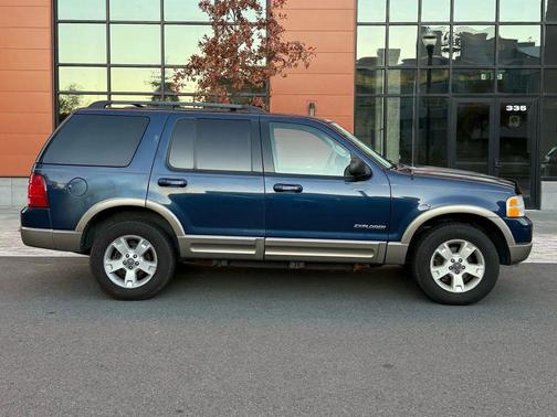 2004 Ford Explorer Eddie Bauer