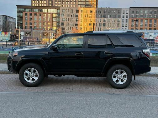 Midnight Black Metallic 2020 Toyota 4Runner SR5 Premium