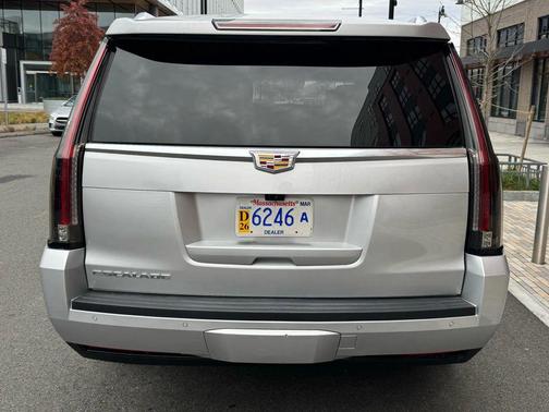 2017 Cadillac Escalade ESV Sport Platinum