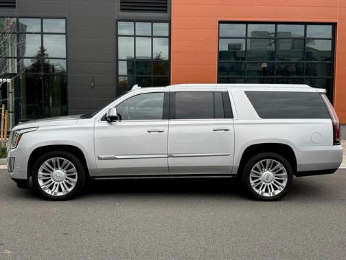 2017 Cadillac Escalade ESV Sport Platinum