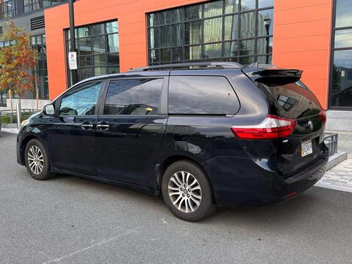 2018 Toyota Sienna XLE Premium