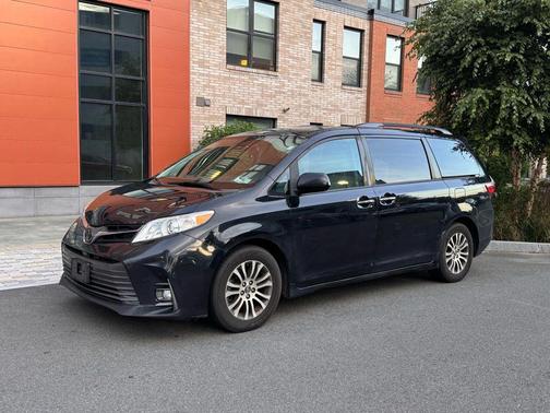 2018 Toyota Sienna XLE Premium