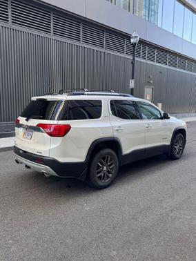 2017 GMC Acadia SLT-1