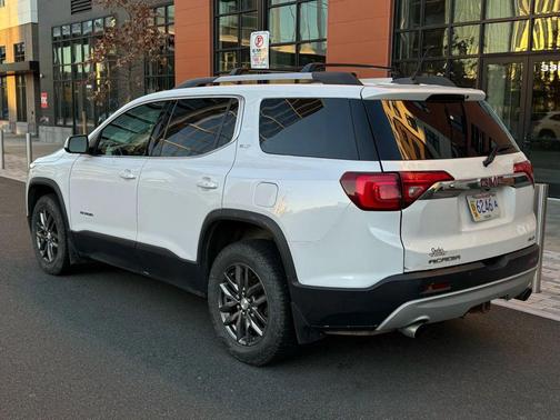 2017 GMC Acadia SLT-1
