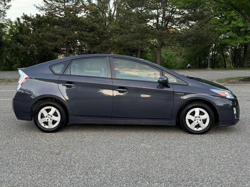Winter Gray Metallic 2010 Toyota Prius IV