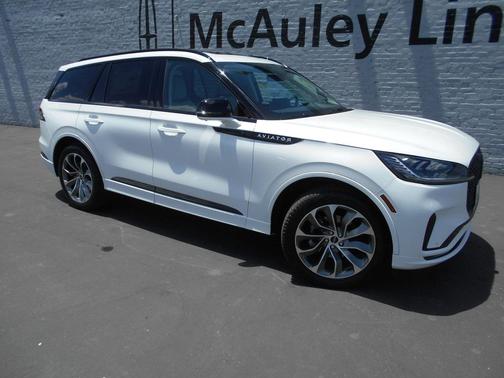 Pristine White Metallic Tri-Coat 2026 Lincoln Aviator Premiere