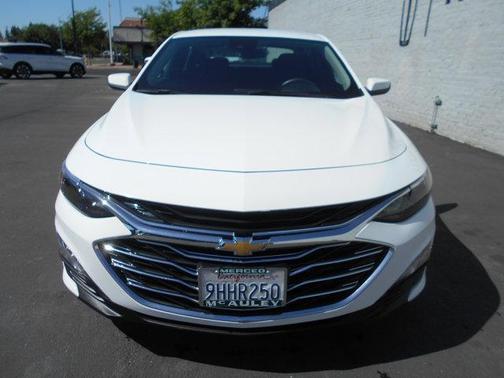 Summit White 2024 Chevrolet Malibu FWD 1LT