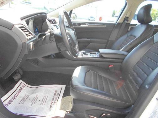 Oxford White 2017 Ford Fusion SE