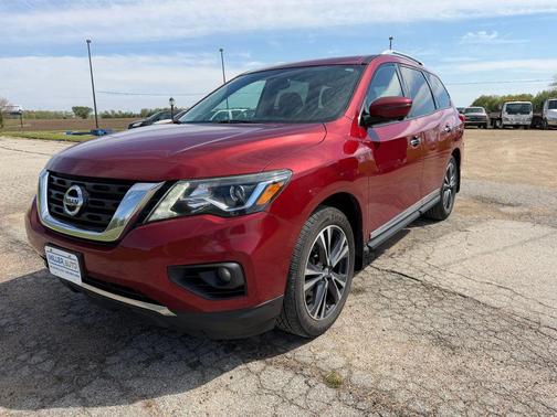 Cayenne Red Metallic 2017 Nissan Pathfinder Platinum