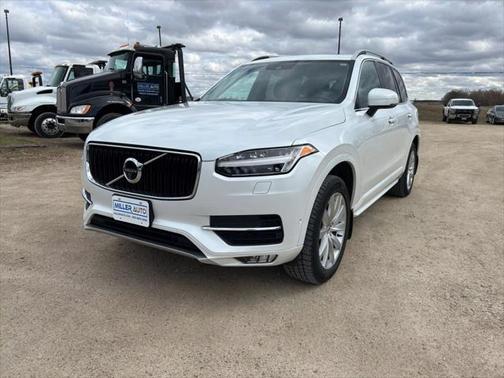 2017 Volvo XC90 T6 Momentum