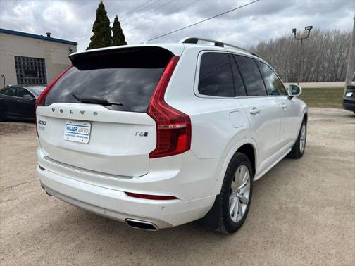 2017 Volvo XC90 T6 Momentum