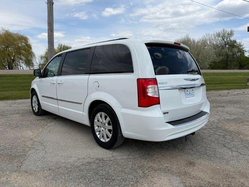 Bright White Clearcoat 2015 Chrysler Town & Country Touring