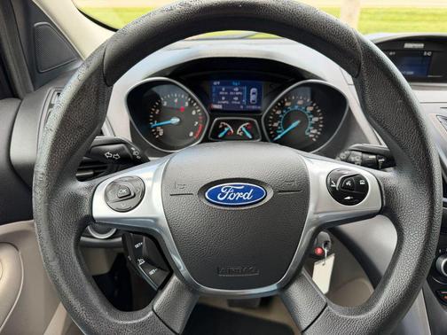 Magnetic 2015 Ford Escape SE