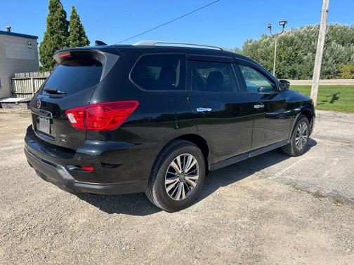 2019 Nissan Pathfinder SL