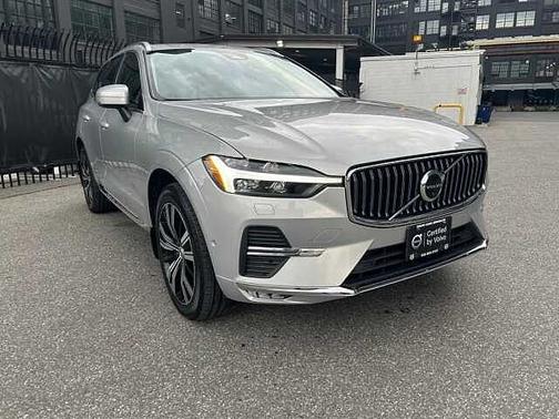 2022 Volvo XC60 B5 Inscription