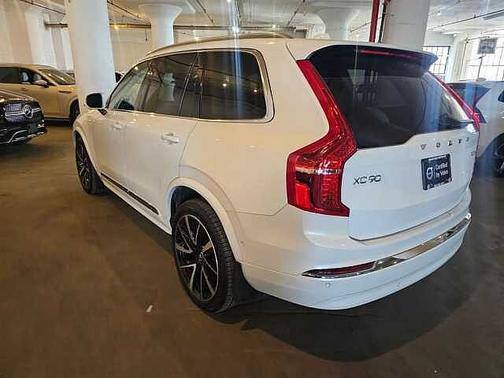 Crystal White 2023 Volvo XC90 Plus