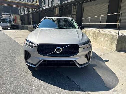 2025 Volvo XC60 Plus