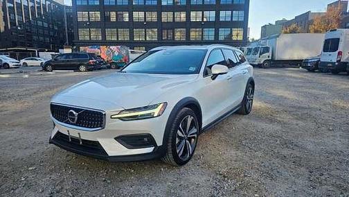 2024 Volvo V60 Cross Country Plus