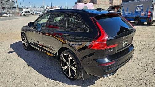 2022 Volvo XC60 R-Design