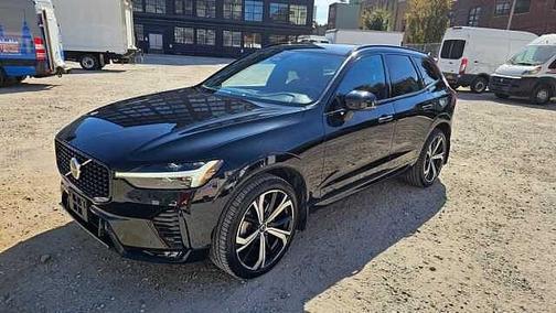 2022 Volvo XC60 R-Design