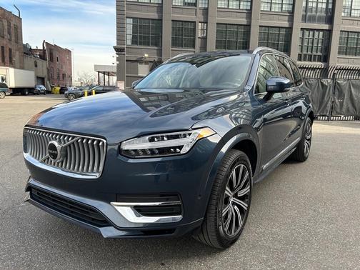 2023 Volvo XC90 B6 Plus 7-Seater