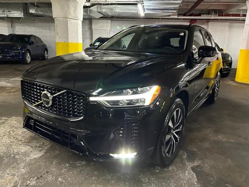 2025 Volvo XC60 B5 Plus