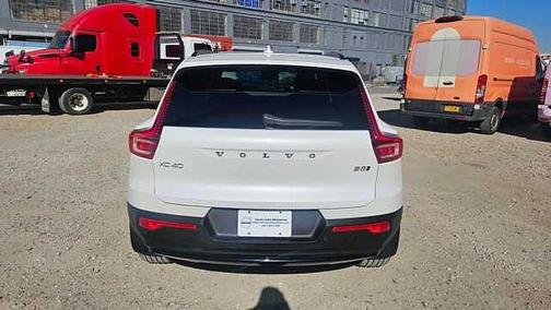 2025 Volvo XC40 Plus