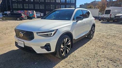 2025 Volvo XC40 Plus
